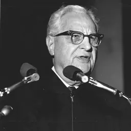 Portrait of Leonard Usina