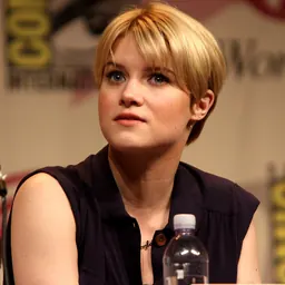 Portrait of Sarah Jones