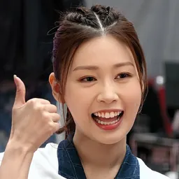Portrait of Stephanie Lee
