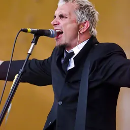 Portrait of Art Alexakis
