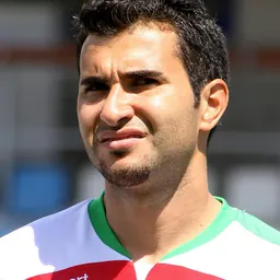 Portrait of Steven Beitashour