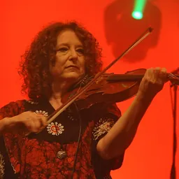 Portrait of Lisa Gutkin