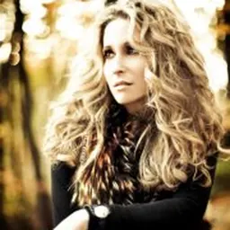 Portrait of Heidi Newfield