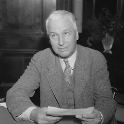 Portrait of Guy Gillette
