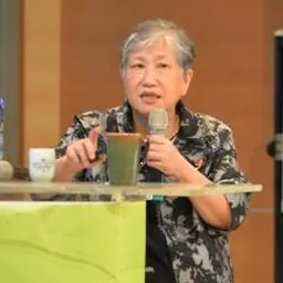 Portrait of Daisy L. Hung