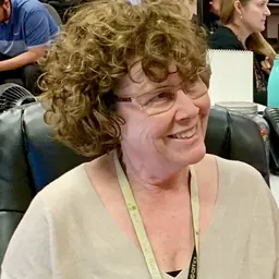 Portrait of Debra Saunders
