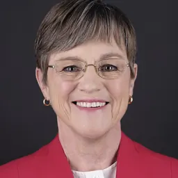 Portrait of Laura Kelly
