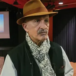 Portrait of Reza Deghati
