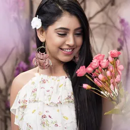 Portrait of Niti Taylor