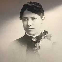 Portrait of leisles pavon