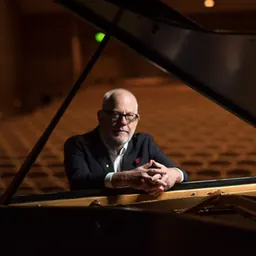 Portrait of Paul Grabowsky