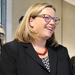 Portrait of Jennifer Moffitt