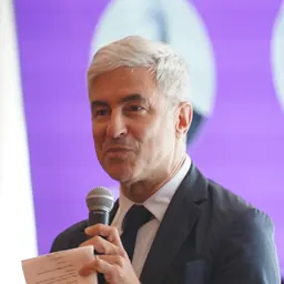 Portrait of Michael Govan