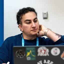 Portrait of Alex Hanna