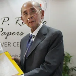 Portrait of Roberto Romulo
