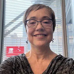 Portrait of Tracy Bennett