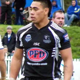 Portrait of Ken Sio