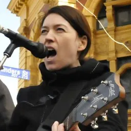 Portrait of Laura MacFarlane