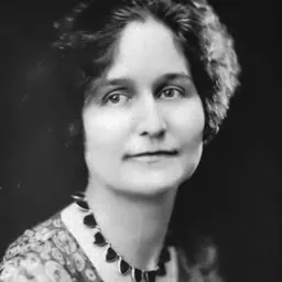 Portrait of Nora Lawrence Smith