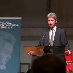 Portrait of Lukas Hagen