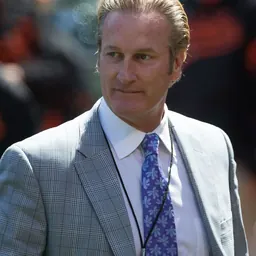 Portrait of Steve Lyons