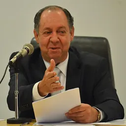 Portrait of Clelio Campolina Diniz