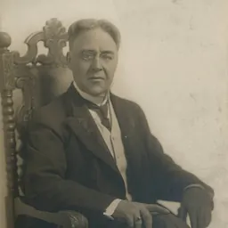 Portrait of Tom Guise