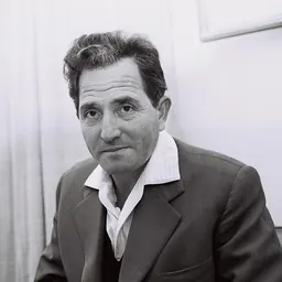 Portrait of Ze'ev Zrizi