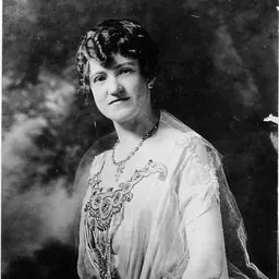 Portrait of Sue Metzger Hough