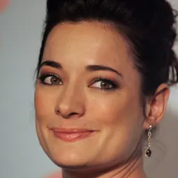 Portrait of Laura Michelle Kelly