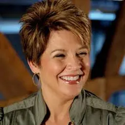 Portrait of Jennifer Rothschild