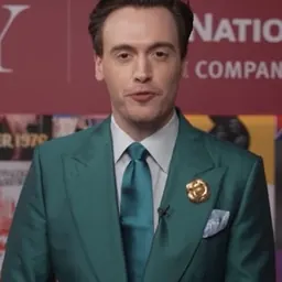 Portrait of Erich Bergen