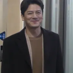Portrait of Lee Do-yeob