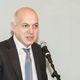 Portrait of Bernd Neuendorf