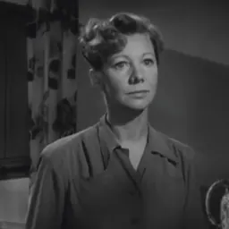 Portrait of Queenie Leonard