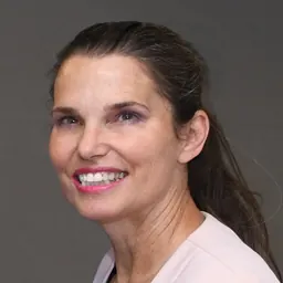 Portrait of Kirsty Duncan