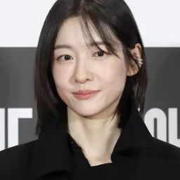 Portrait of Park Ji-hyun