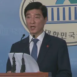 Portrait of Lee Hae-sik