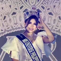 Portrait of Arlene Cris Damot