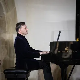 Portrait of Stephen Hough
