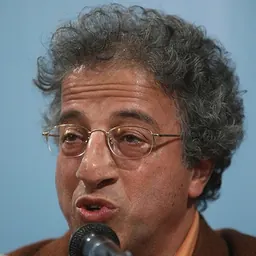Portrait of Alireza Khamsehnia