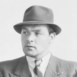 Portrait of Dries Riphagen