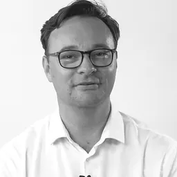Portrait of Oliver Luksic