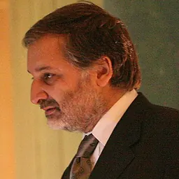 Portrait of Eduardo Bitran