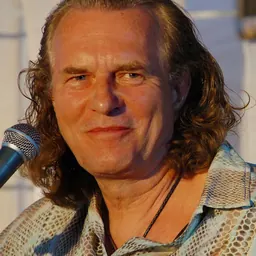 Portrait of Hans Theessink