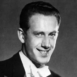 Portrait of Arne Hülphers