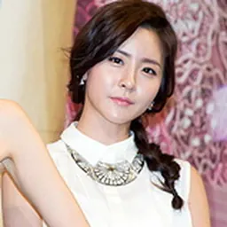Portrait of Jin Ye-sol