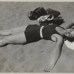 Portrait of Eva Besnyö
