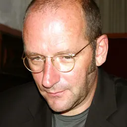 Portrait of Robert Schneider