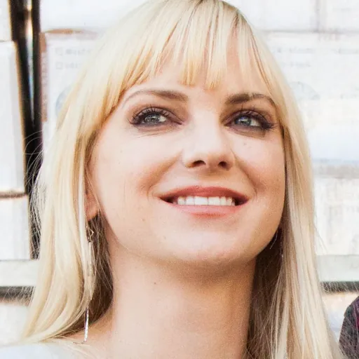 Portrait of Anna Faris
